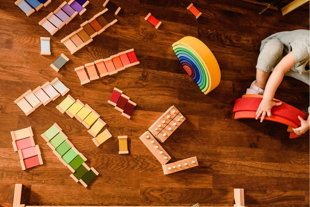 Montessori Játékok: Teljes Útmutató Szülőknek 2025-ben